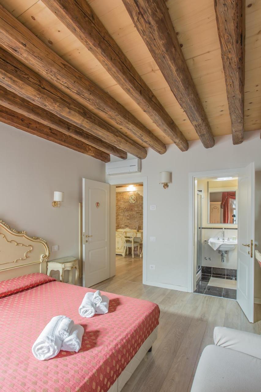 Uncharted - Ca' Santa Croce Apartamento